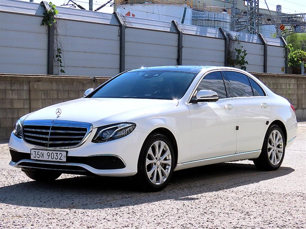 벤츠 E 클래스 E300 익스클루시브 사진 2/20