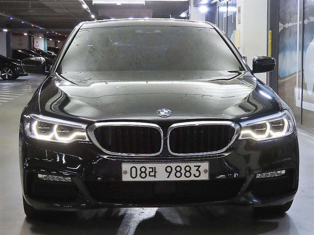 BMW 5시리즈 520d M 스포츠 사진