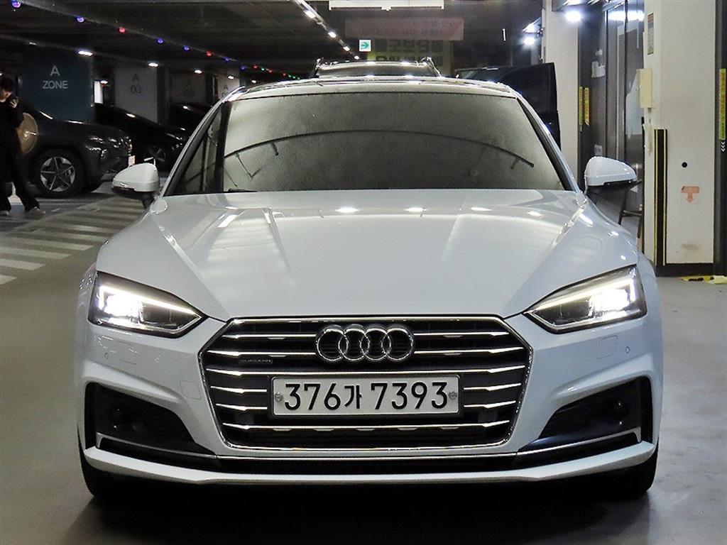 아우디 A5 45 TFSI 콰트로 프리미엄 스포트백 사진