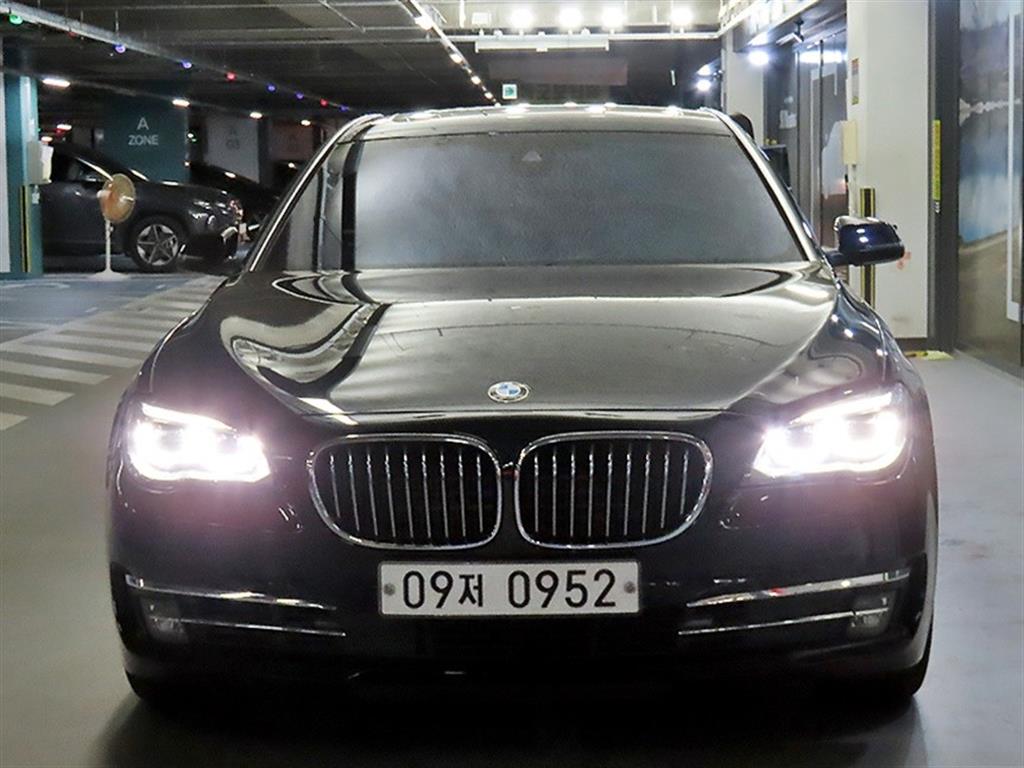 BMW 7시리즈 750 Li xDrive 인디비주얼 사진