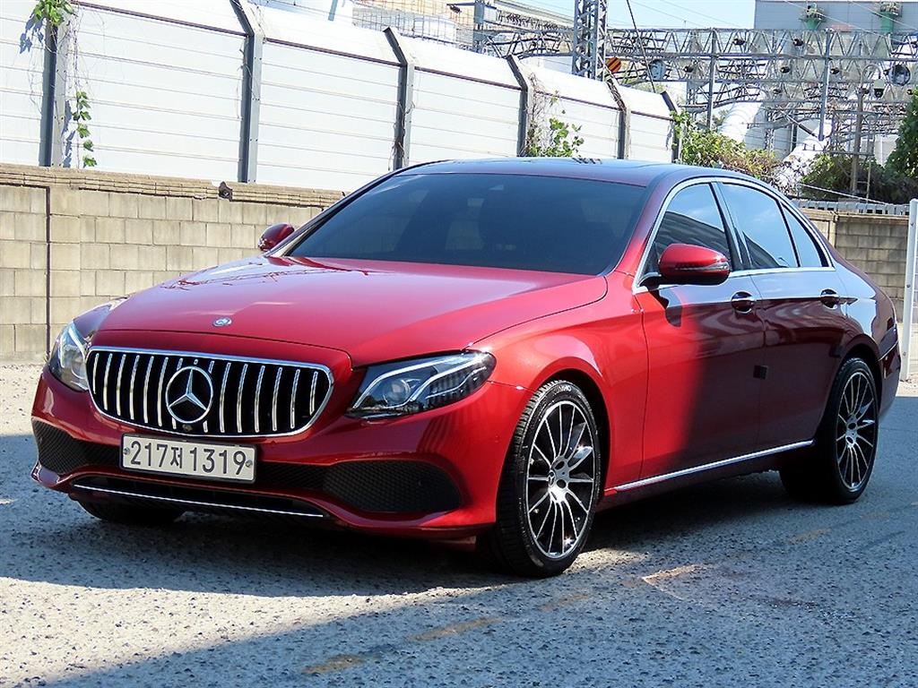 벤츠 E 클래스 E220d 아방가르드 사진