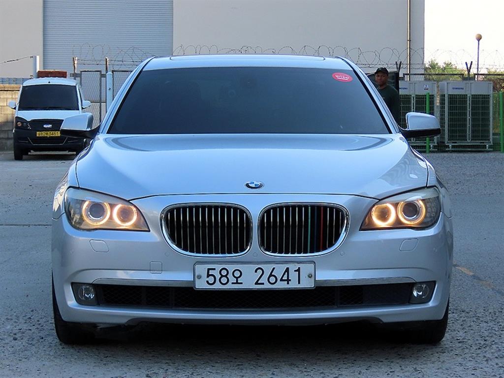 BMW 7시리즈 740 i 사진