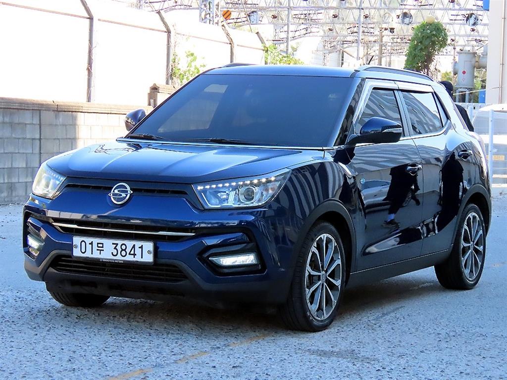 KGM 티볼리 4WD 디젤 LX 사진 2/20
