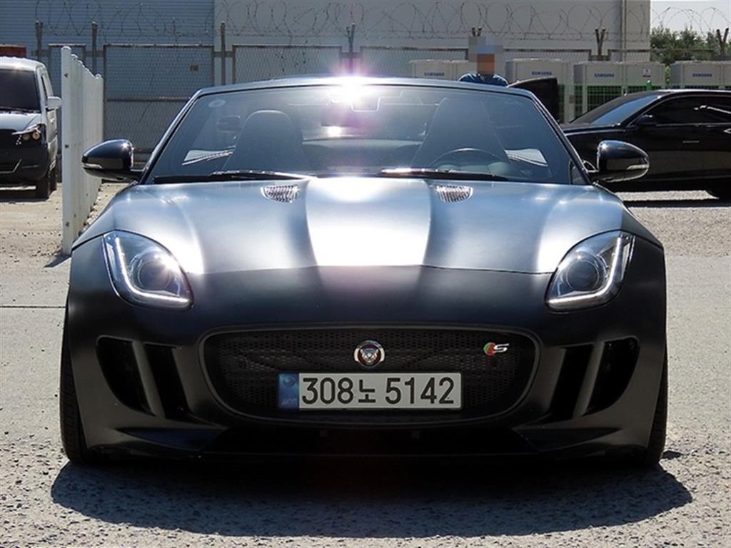 재규어 F-TYPE 3.0 S 컨버터블 사진