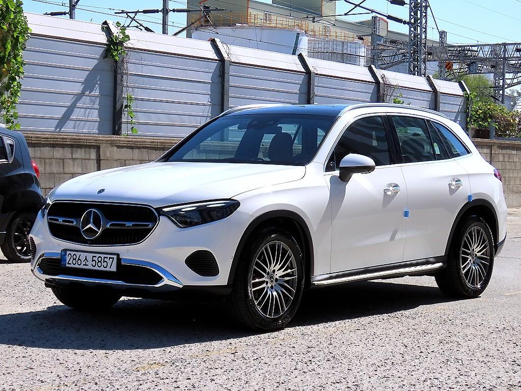 벤츠 GLC 클래스 GLC220 d 4MATIC 사진 2/20