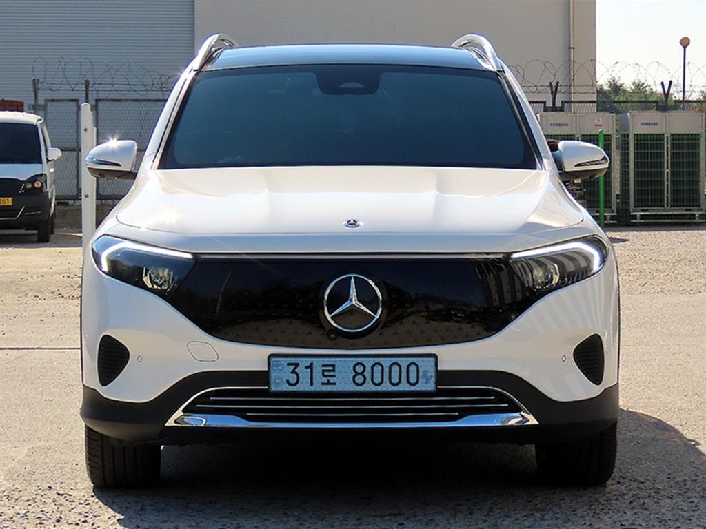 벤츠 EQB 300 4MATIC 사진