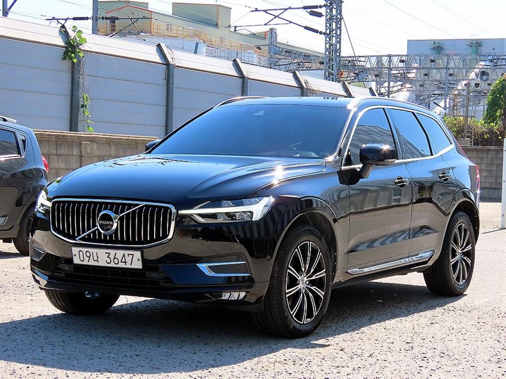 볼보 XC60 D4 AWD 인스크립션 사진 2/20