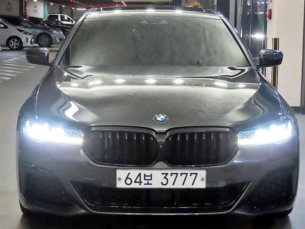 BMW 5시리즈 530d M 스포츠 플러스 사진