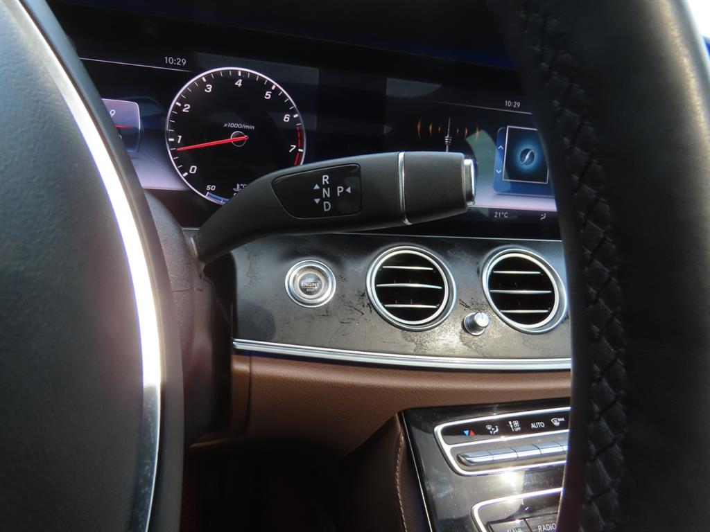 벤츠 E 클래스 E300 4MATIC 아방가르드 사진