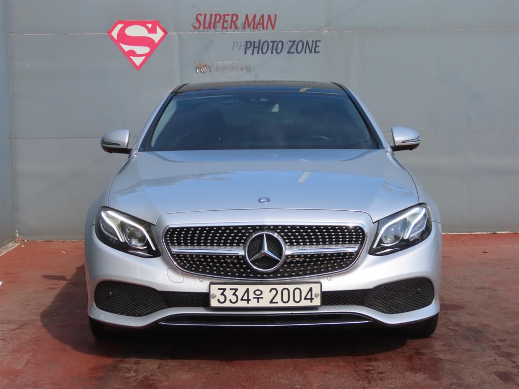 벤츠 E 클래스 E300 4MATIC 아방가르드 사진 2/20
