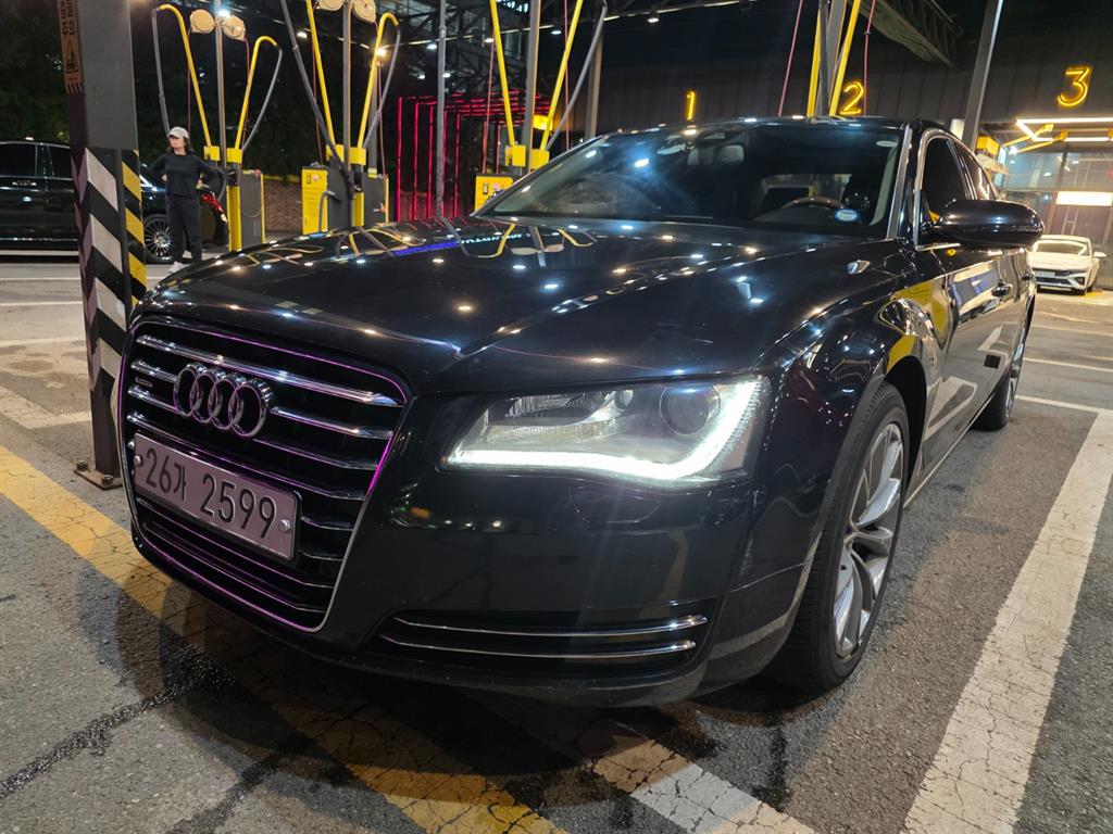 아우디 A8 3.0 TDI 콰트로 LWB 사진