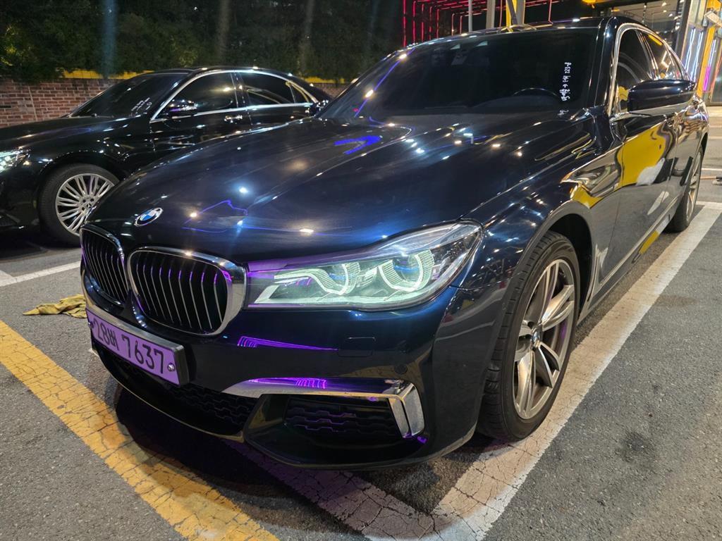BMW 7시리즈 730d xDrive 사진
