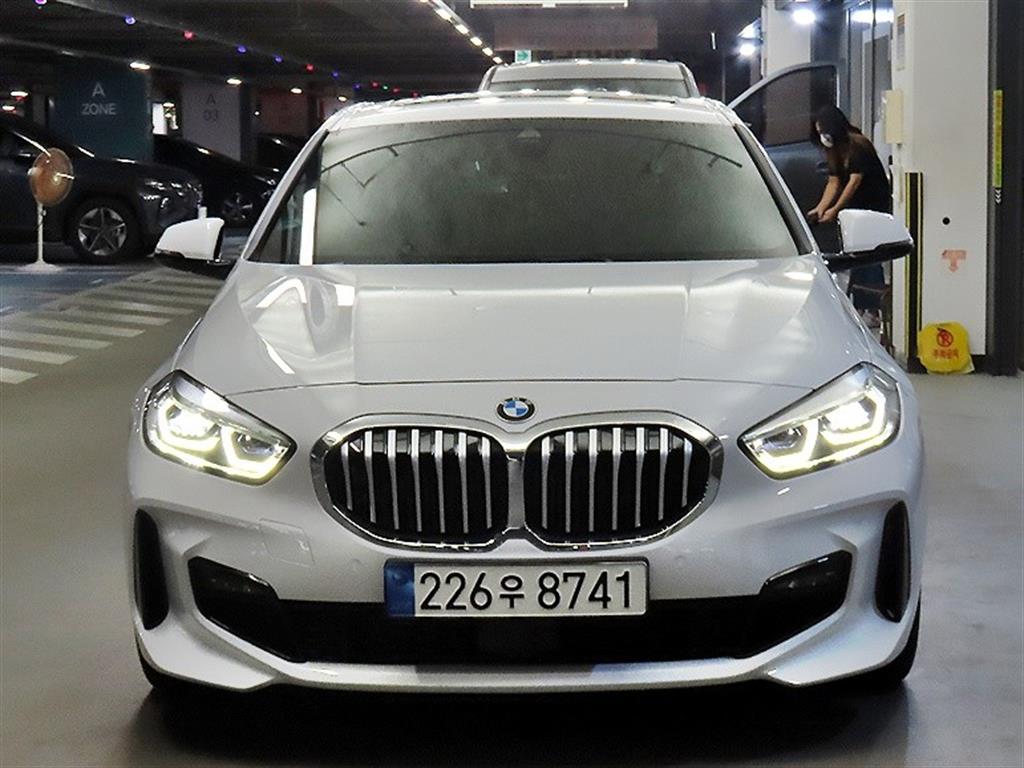 BMW 1시리즈 120i M 스포츠 사진