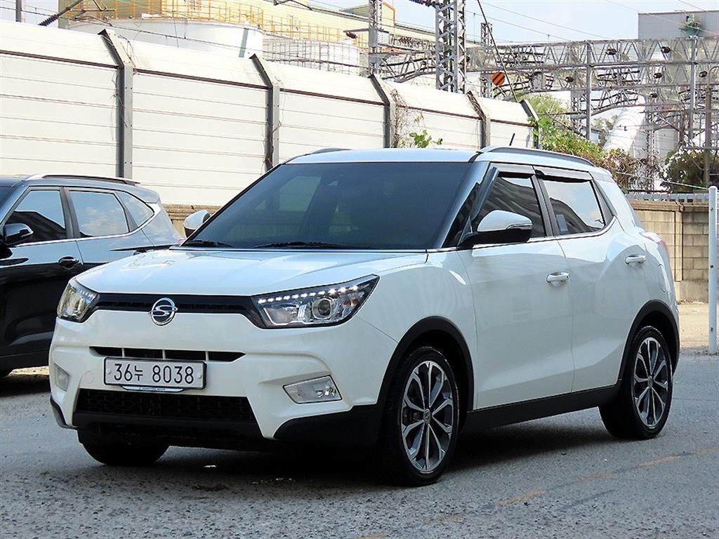 KGM 티볼리 가솔린 2WD 1.6 LX 최고급형 사진 2/19