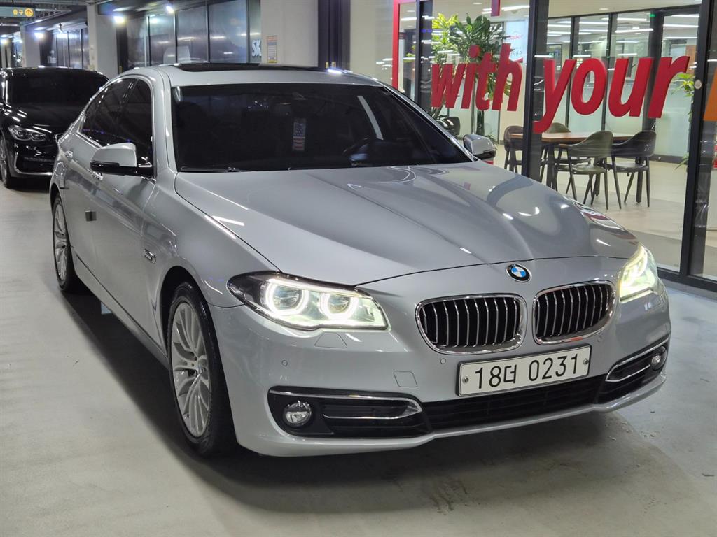 BMW 5시리즈 520d 럭셔리 플러스 사진