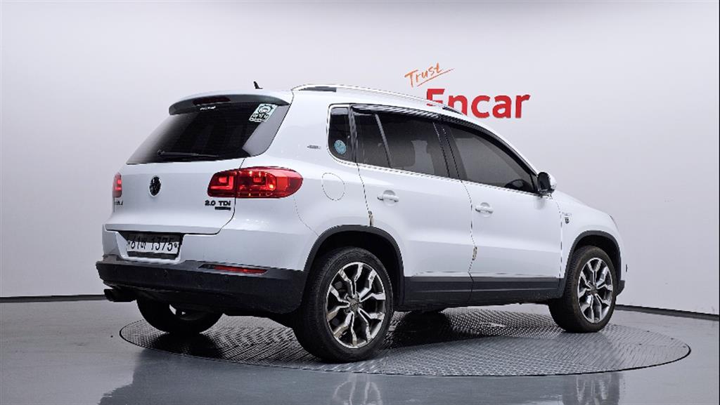 폭스바겐 티구안 2.0 TDI 컴포트 사진 2/16