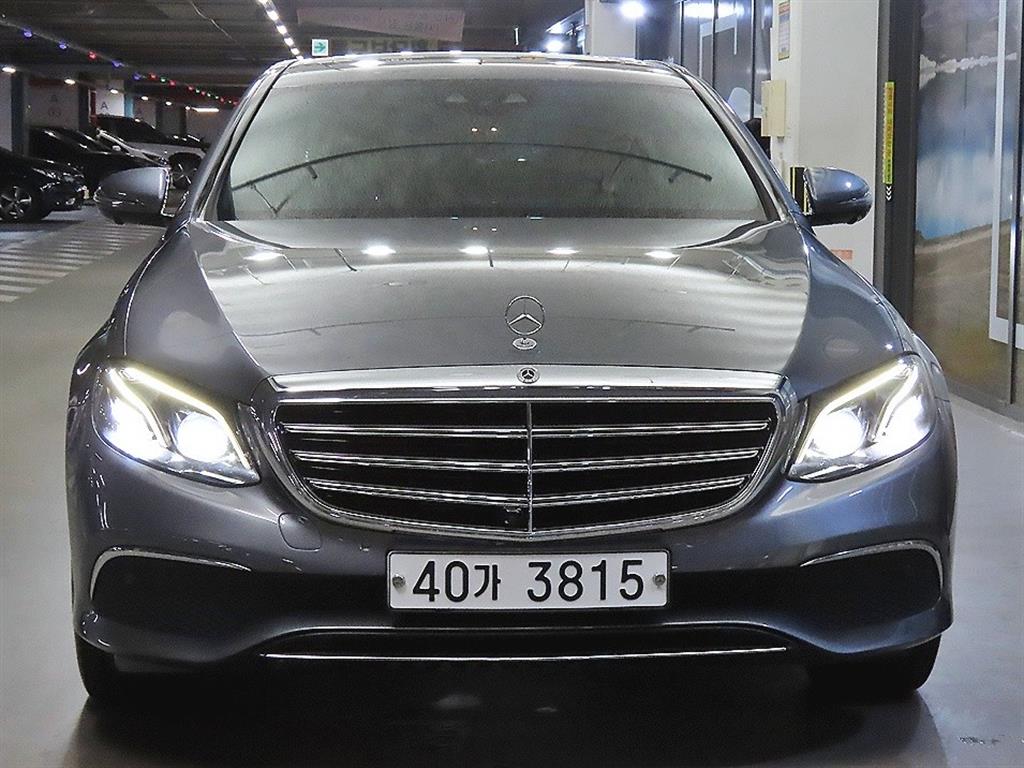 벤츠 E 클래스 E300 4MATIC 익스클루시브 사진