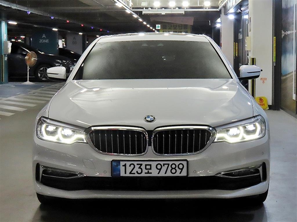 BMW 5시리즈 520d 럭셔리 플러스 사진