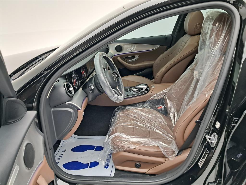 벤츠 E 클래스 E300 아방가르드 사진