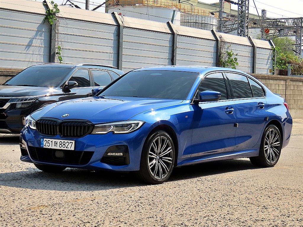 BMW 3시리즈 320d xDrive M 스포츠 사진 2/20