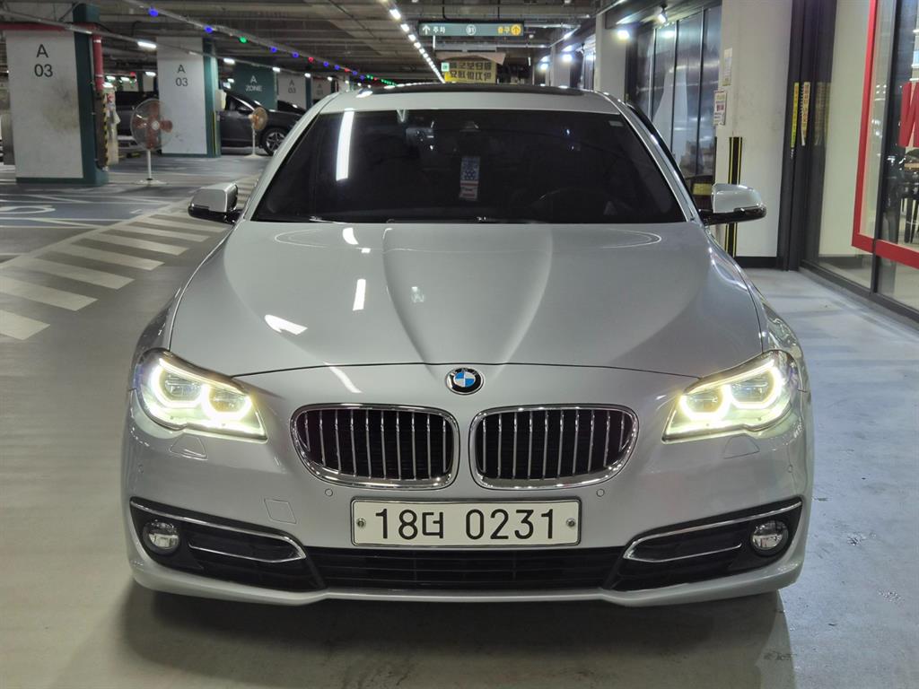 BMW 5시리즈 520d 럭셔리 플러스 사진 2/20