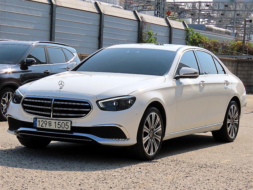 벤츠 E 클래스 E350 4MATIC 아방가르드 사진 2/20