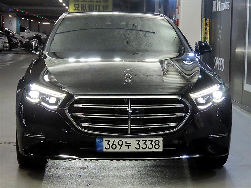 벤츠 E 클래스 E300 4MATIC 익스클루시브 사진 2/20