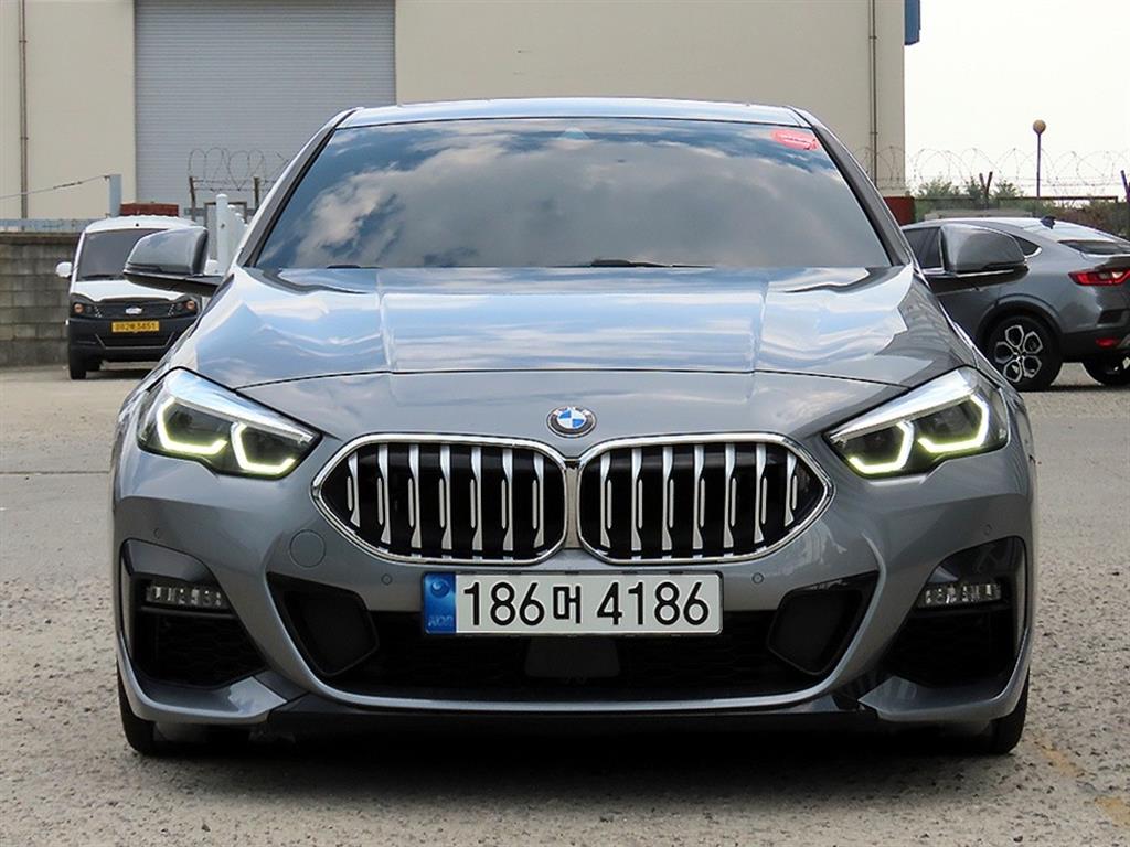 BMW 2시리즈 220i M 스포츠 사진