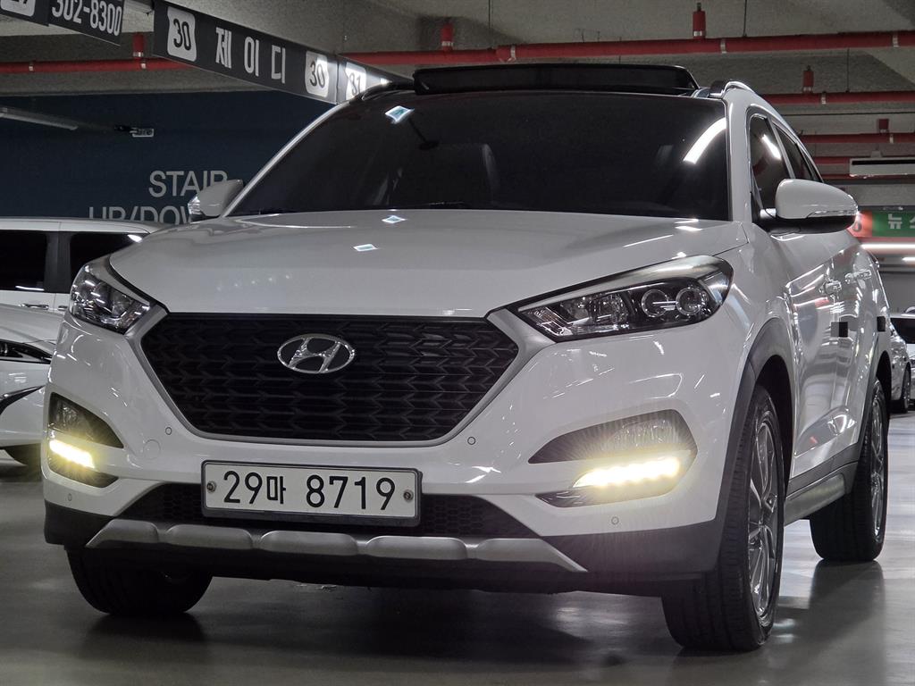 현대 투싼 디젤 1.7 2WD 프리미엄 사진