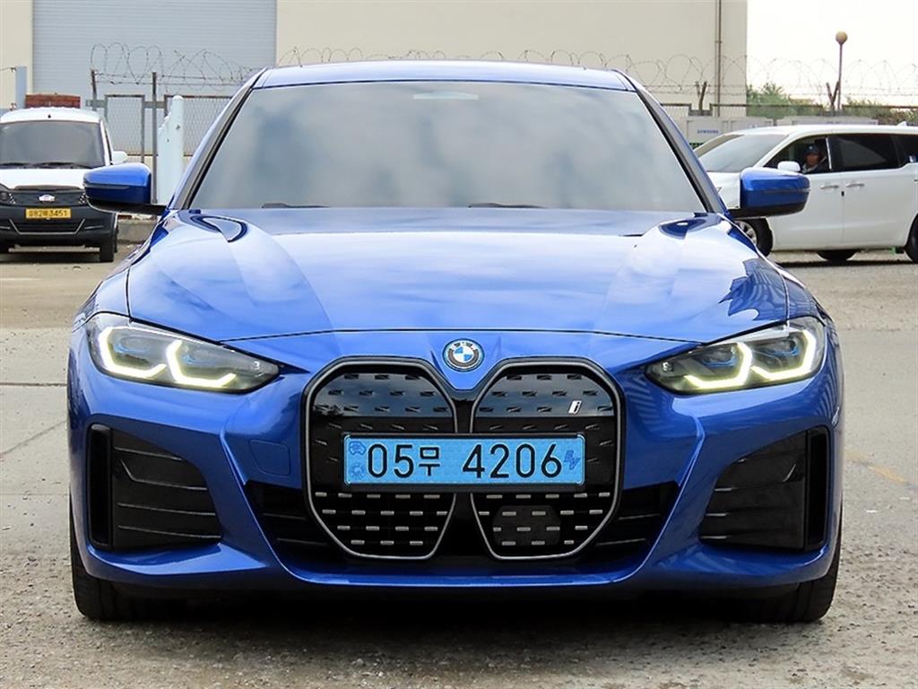 BMW i4 eDrive 40 M 스포츠 프로 사진