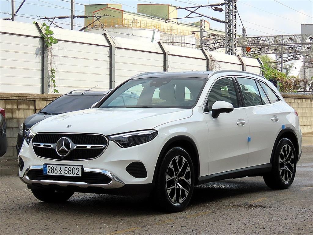 벤츠 GLC 클래스 GLC220 d 4MATIC 사진 2/20