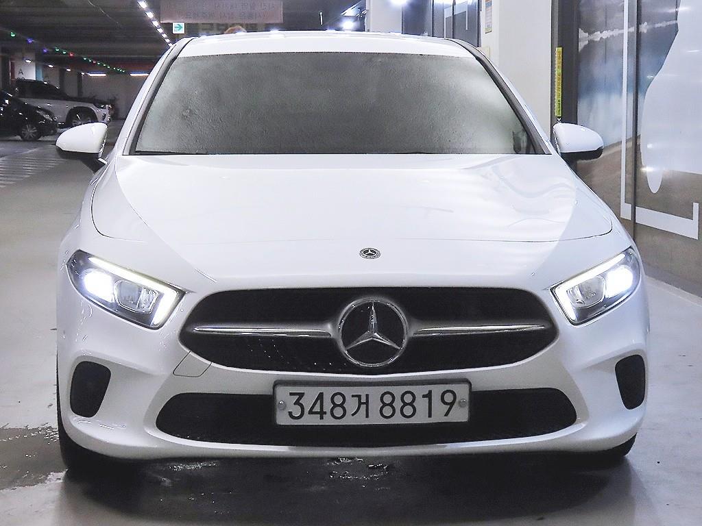 벤츠 A 클래스 A220 세단 사진