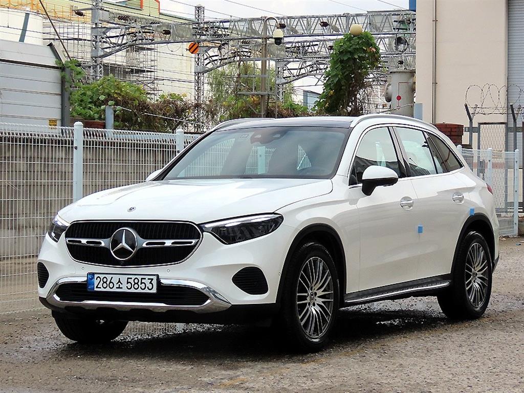 벤츠 GLC 클래스 GLC220 d 4MATIC 사진 2/20