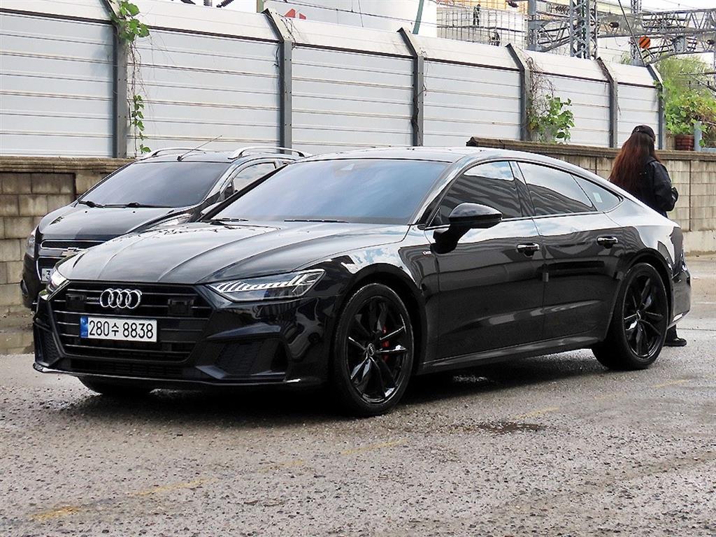 아우디 A7 55 TFSI 콰트로 프리미엄 사진