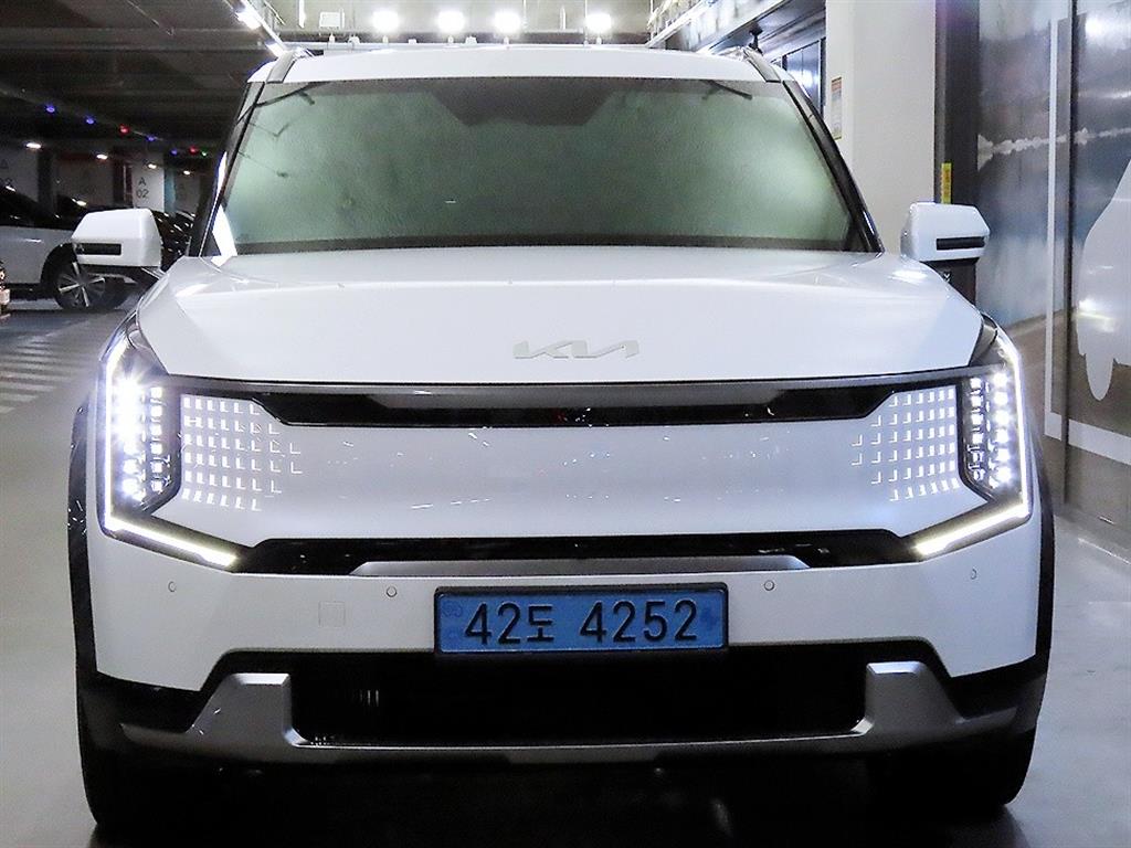기아 EV9 롱레인지 4WD 어스 사진