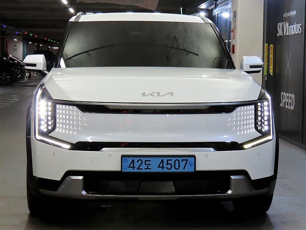 기아 EV9 롱레인지 4WD 어스 사진 2/20