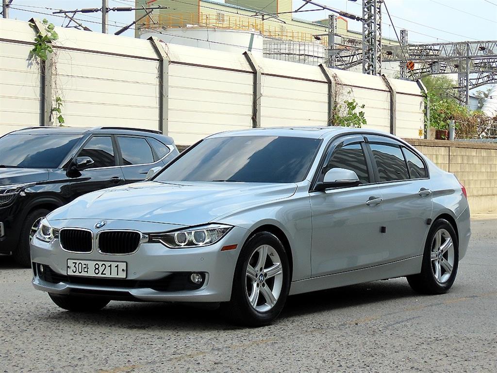 BMW 3시리즈 320i 사진 2/20