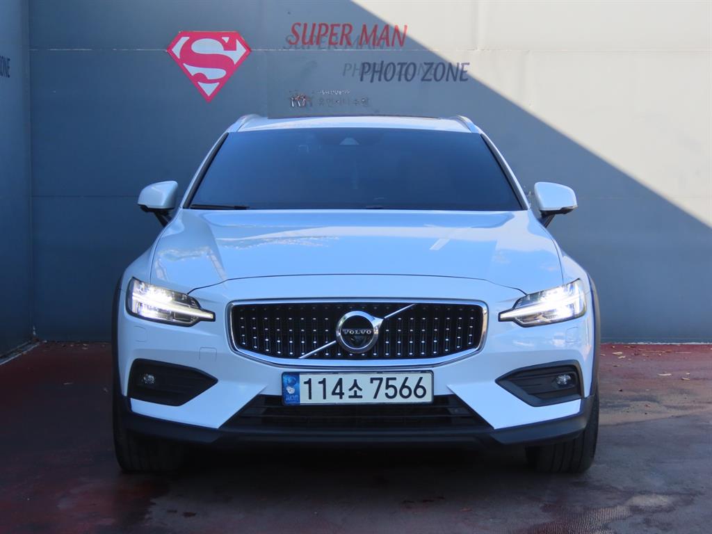 볼보 V60 2.0 B5 프로 AWD 사진 2/20