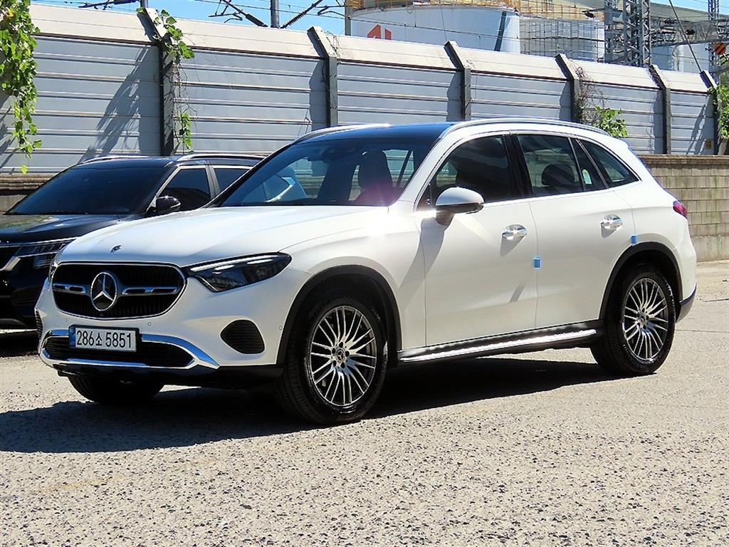 벤츠 GLC 클래스 GLC220 d 4MATIC 사진 2/20