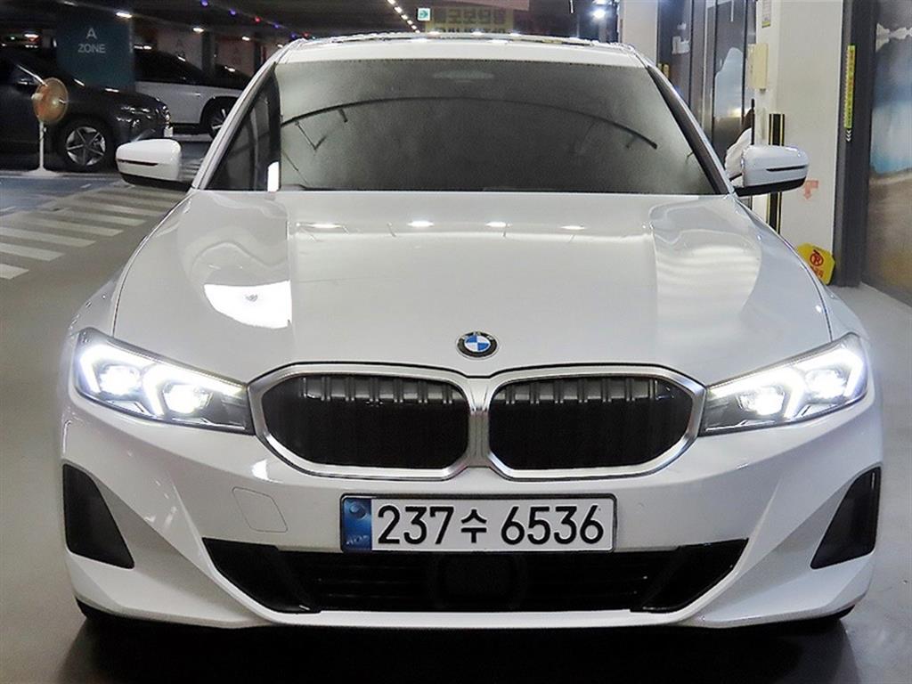 BMW 3시리즈 320i 사진