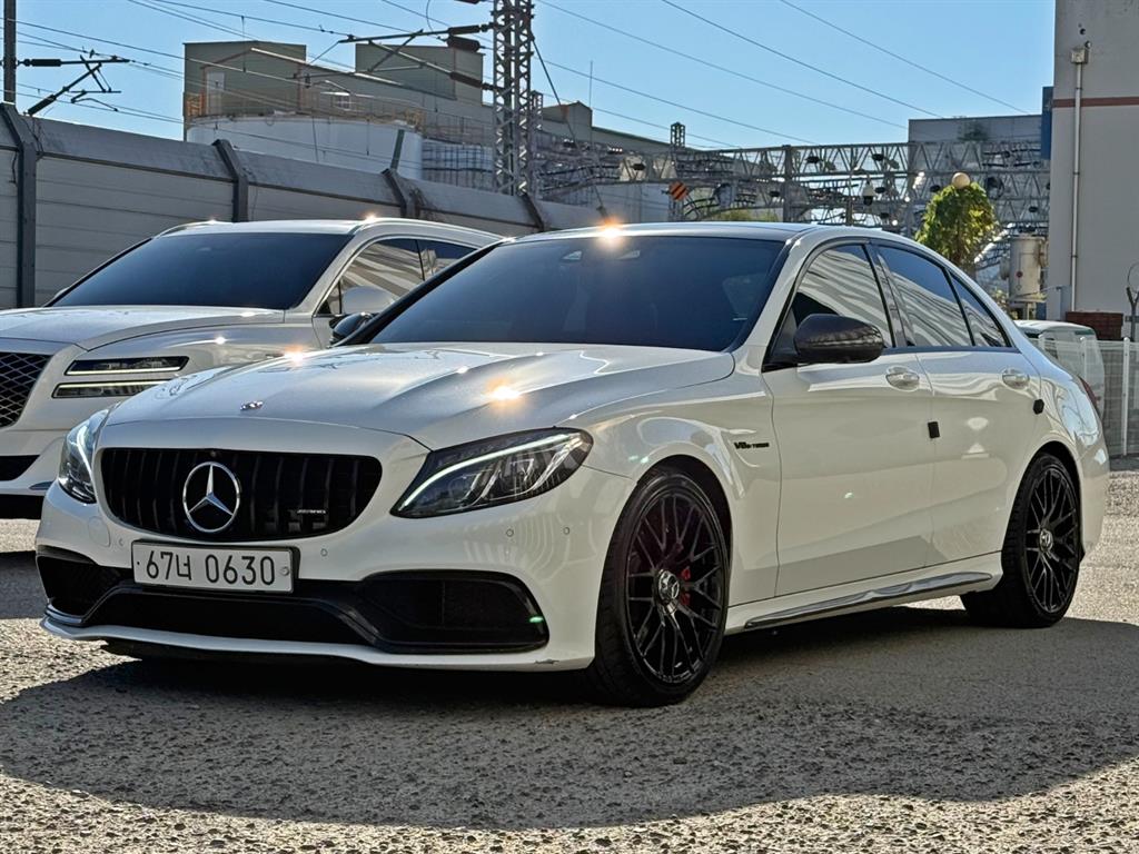 벤츠 C 클래스 C63 AMG 사진 2/20