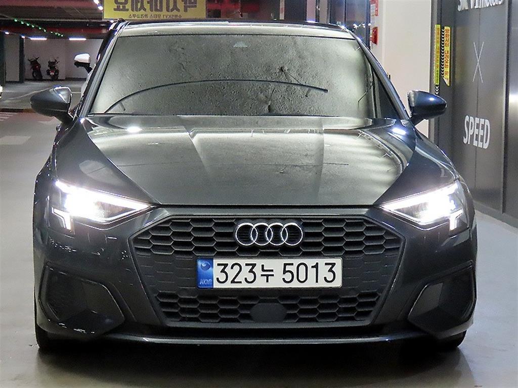 아우디 A3 40 TFSI 사진