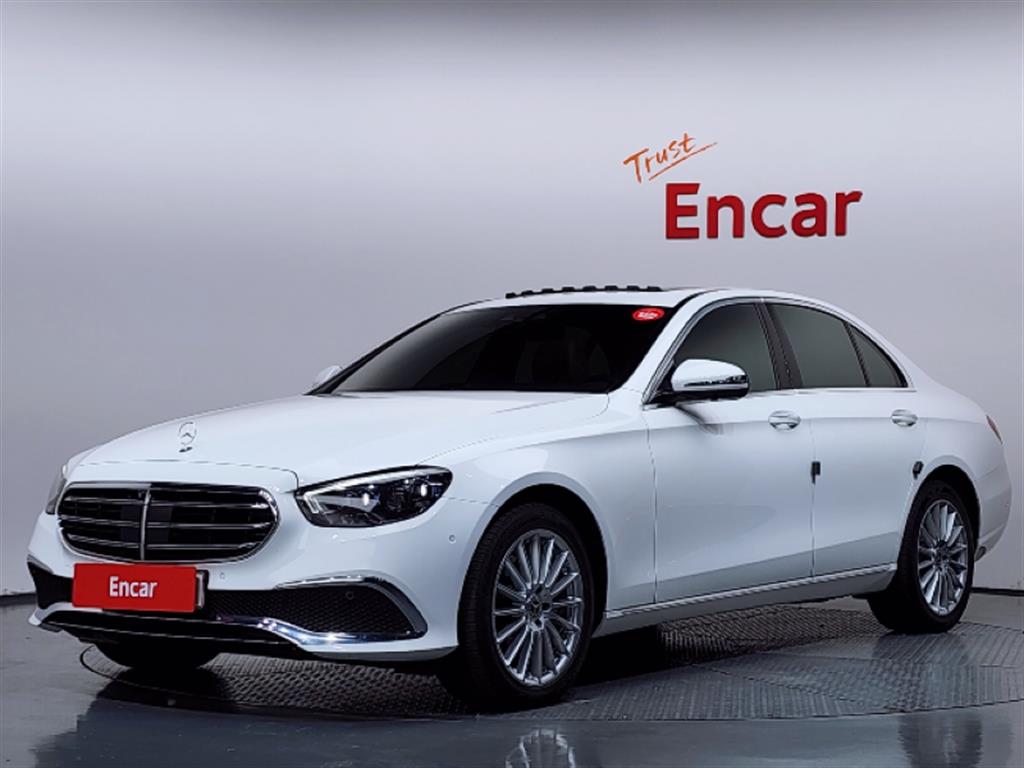 벤츠 E 클래스 E220d 4MATIC 익스클루시브 사진