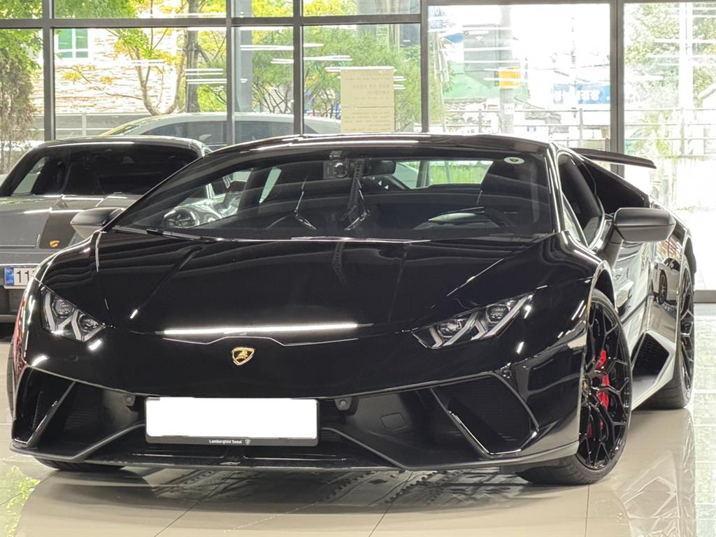 람보르기니 우라칸 LP640-4 퍼포만테 사진