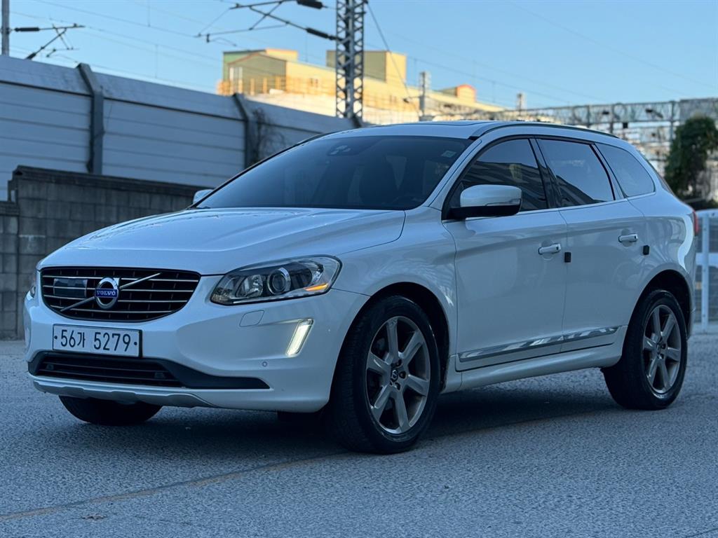 볼보 XC60 D5 AWD 사진 2/20