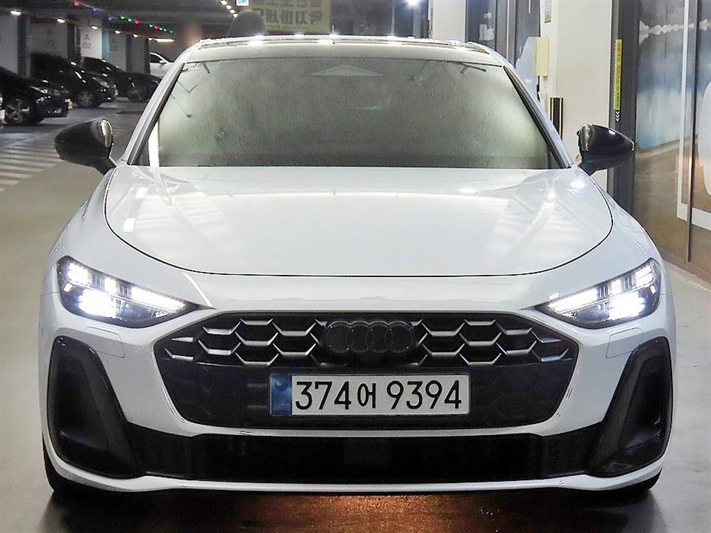 아우디 A5 40 TFSI 콰트로 S-라인 블랙 에디션 사진