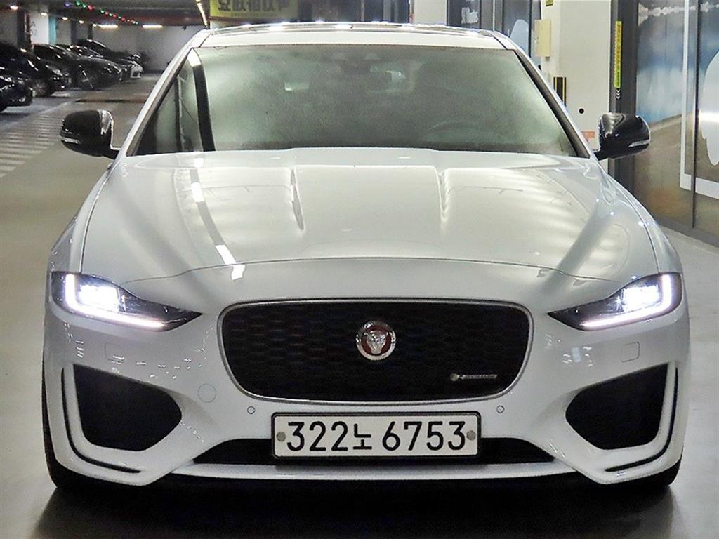 재규어 XE D180 R-다이나믹 S 사진
