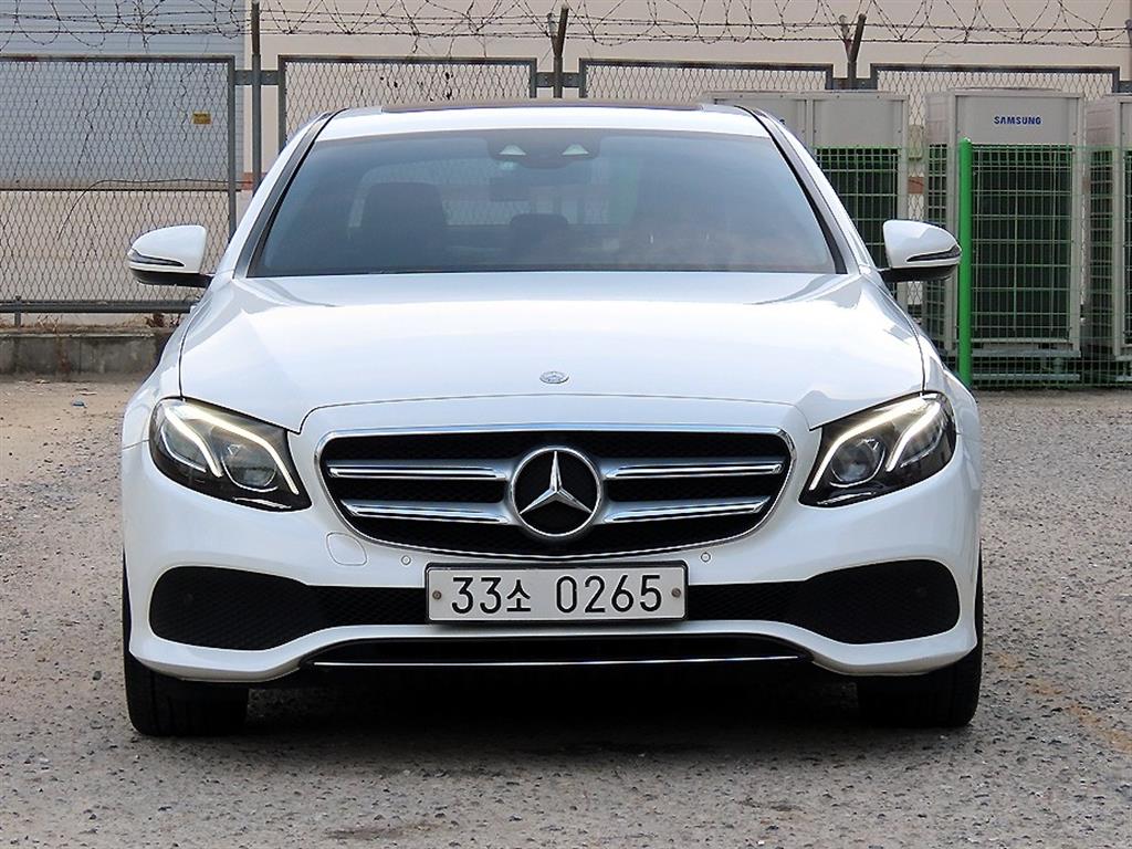벤츠 E 클래스 E220d 아방가르드 사진