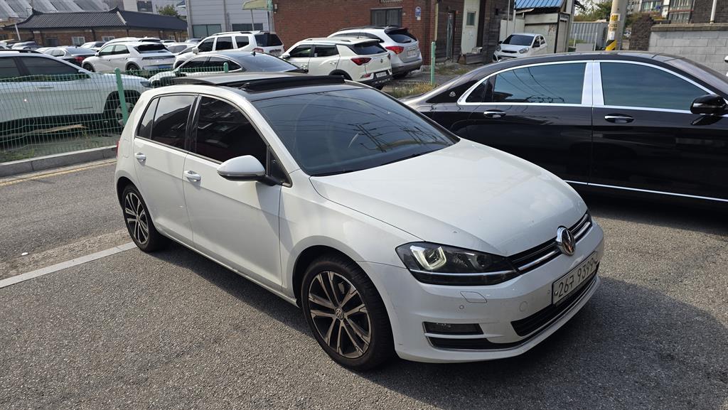 폭스바겐 골프 2.0 TDI 프리미엄 사진 2/7