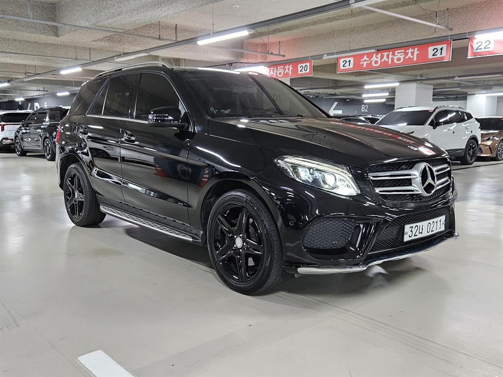 벤츠 GLE 클래스 GLE 350 d 4MATIC 사진 2/20